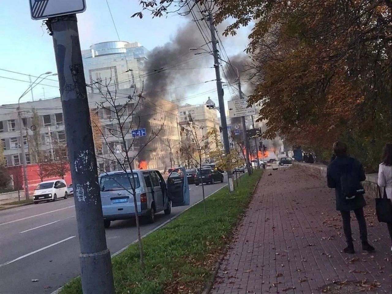Zelenskiy'nin ofisinin bulunduğu bölge vuruldu! İşte saldırılara ilişkin çarpıcı görüntüler 3