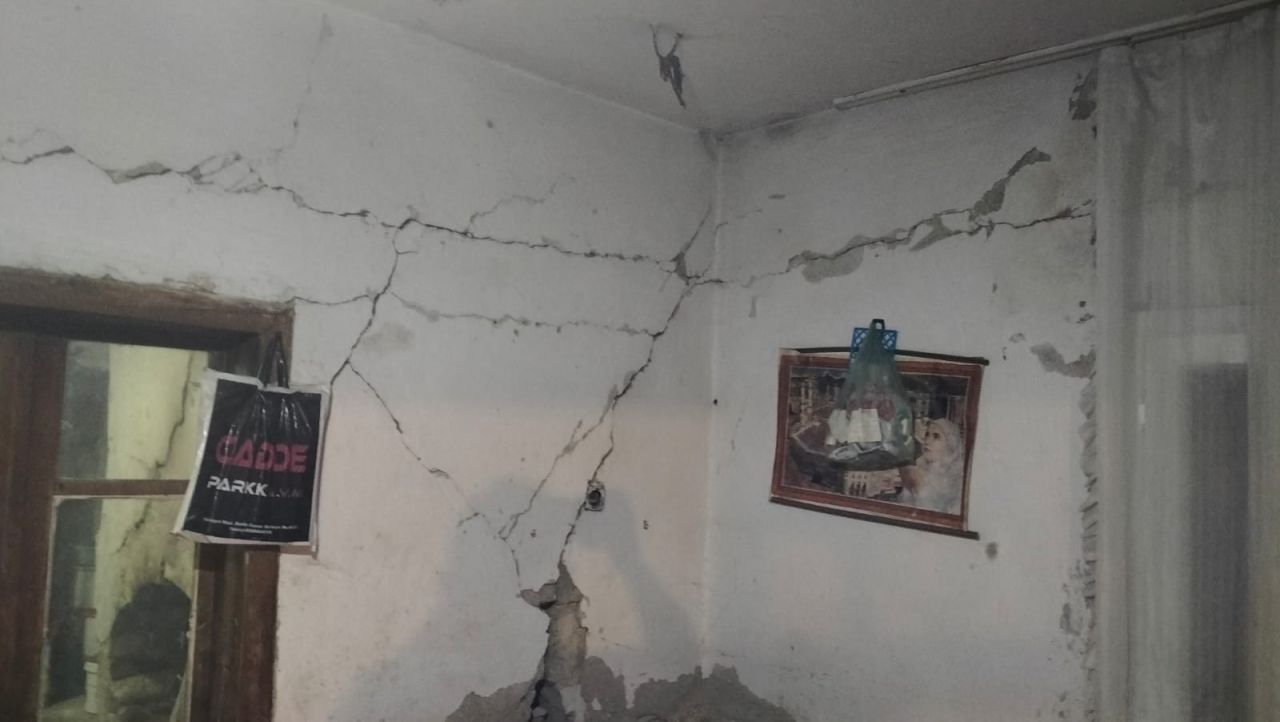 Osmaniye depreminde evleri ağır hasar aldı: O aile büyük korku yaşadı 3