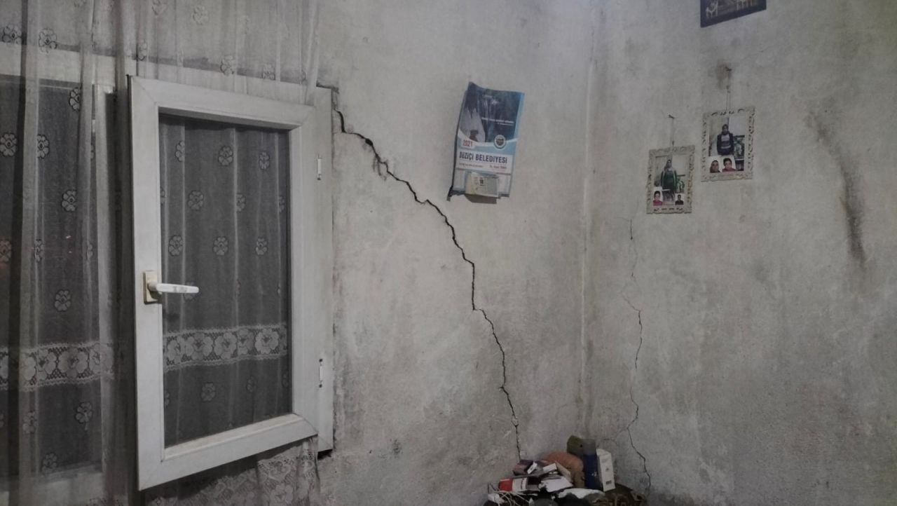 Osmaniye depreminde evleri ağır hasar aldı: O aile büyük korku yaşadı 6