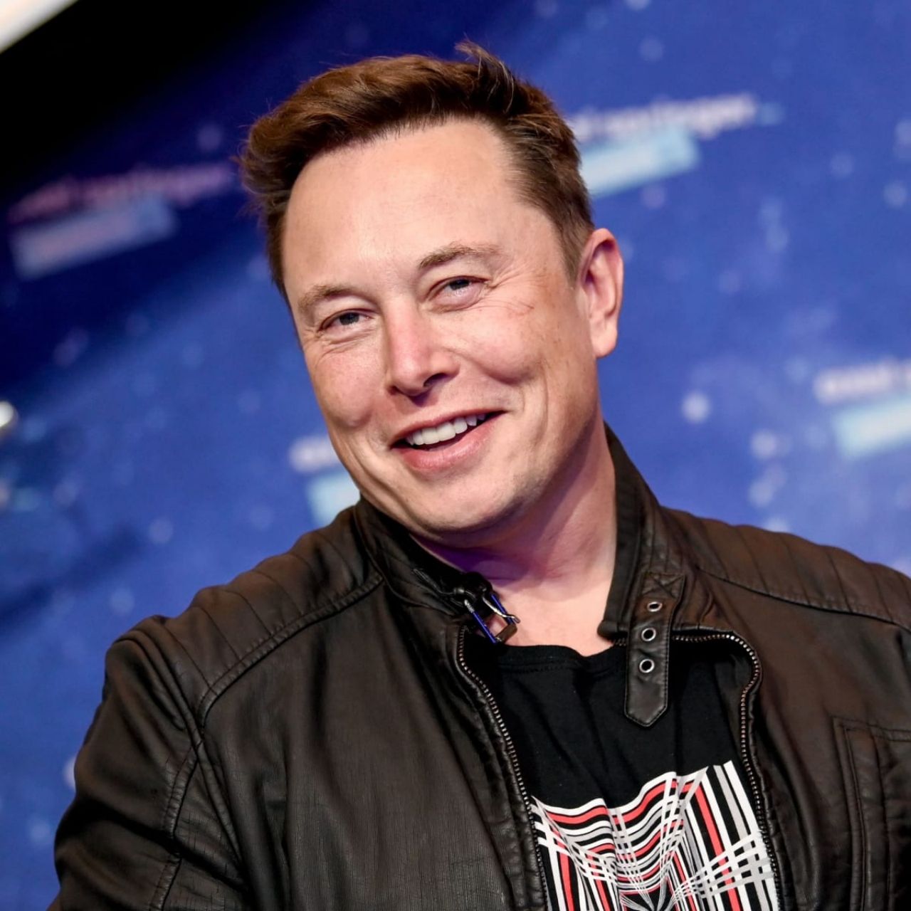Teknoloji ve otomobil sektöründen sonra Elon Musk güzellik sektörüne girdi! İlk parfümünün adı "Yanık Saç" 1