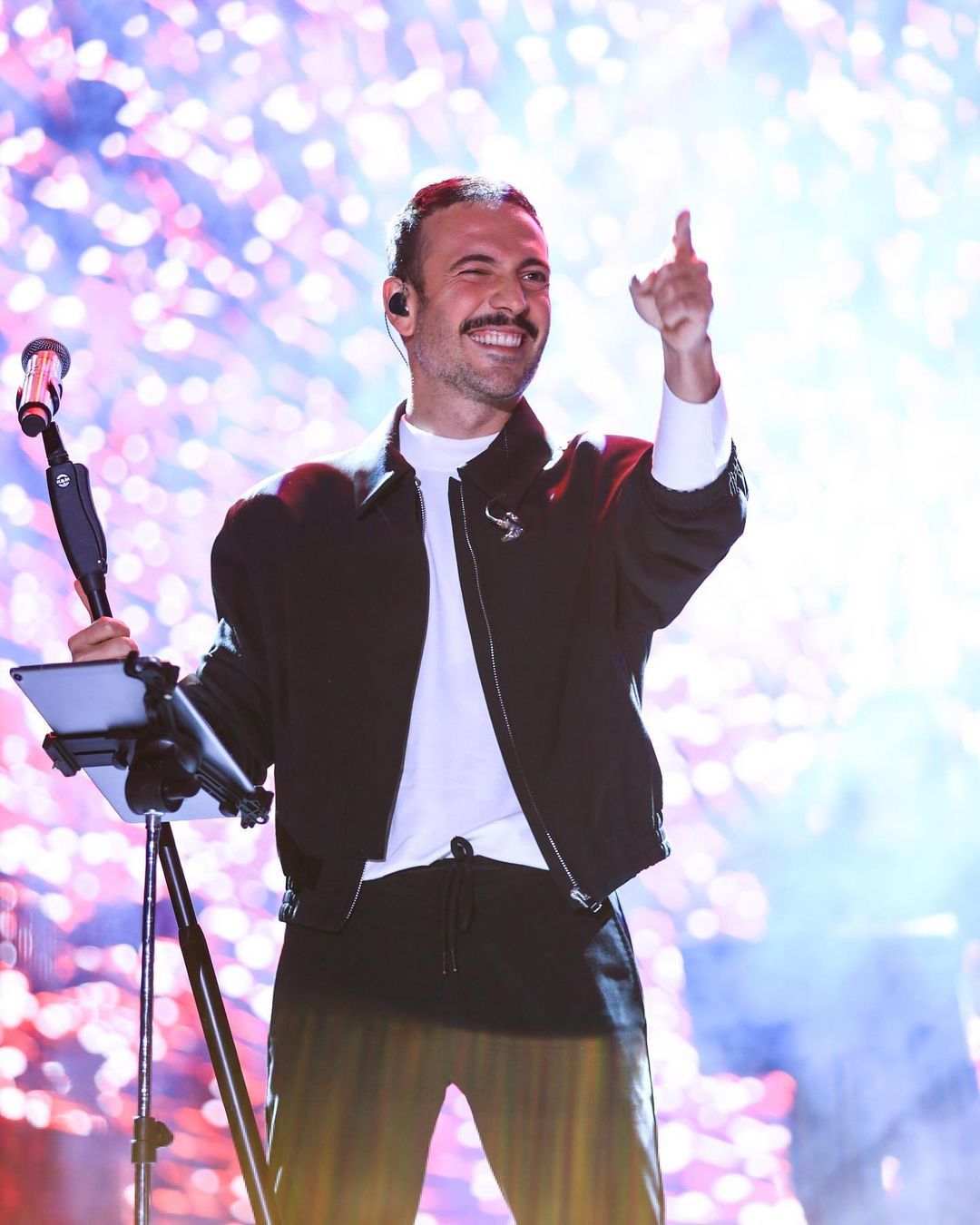Oğuzhan Koç'un yeni imajı Freddie Mercury'e benzetildi 3