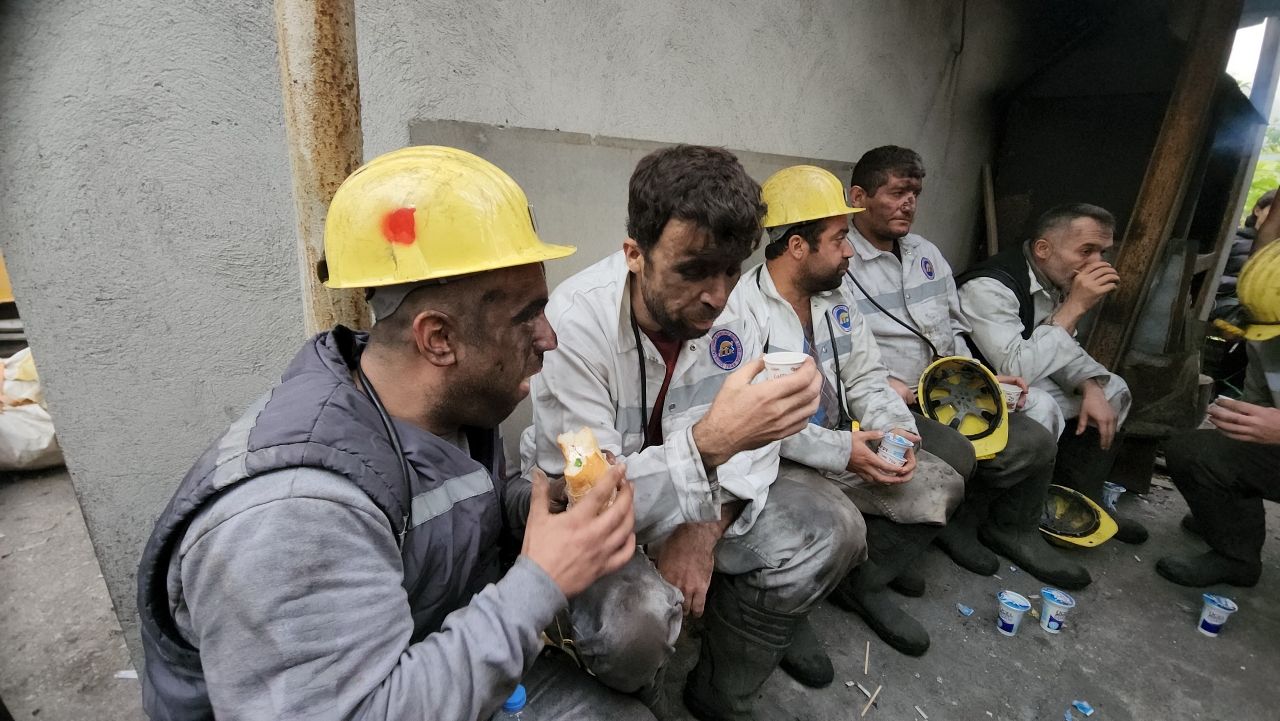 Bartın Amasra'daki maden faciasından 2 dakikayla kurtuldu! Dehşet anlarını anlattı... "Öyle bir duman hayatımda görmedim..." 4