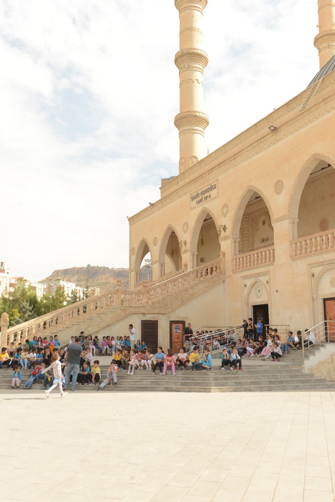 Mardinli çocuklar cami avlusunda doyasıya eğlendi 2