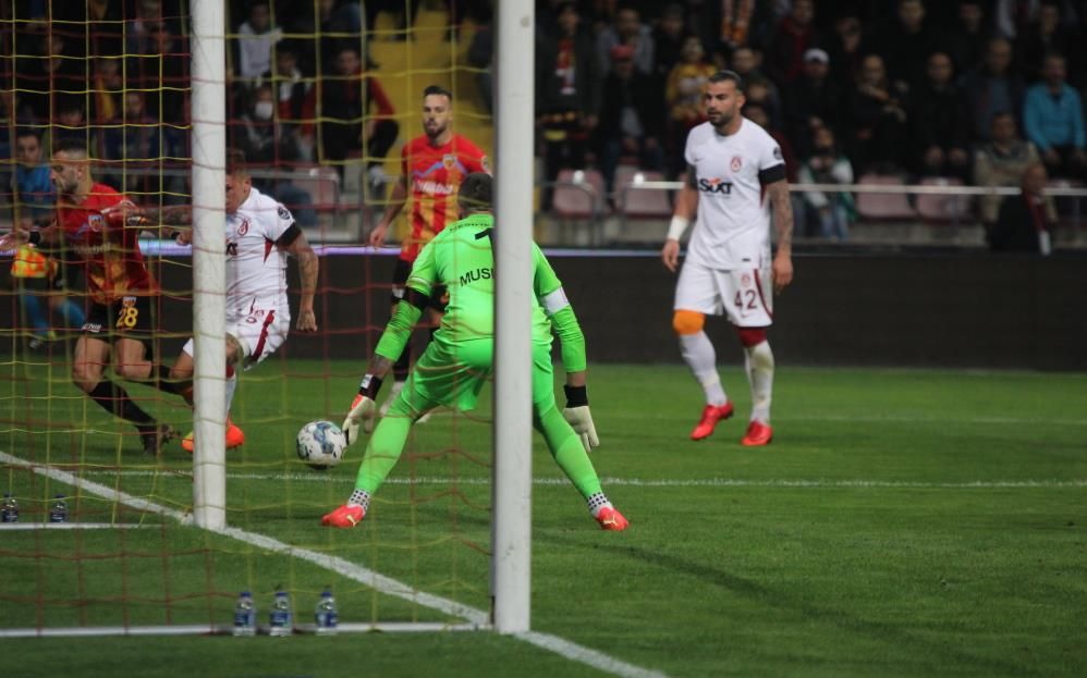 Okan Buruk'un bildiği şok haber! Galatasaray'ın yeni hocası... 9