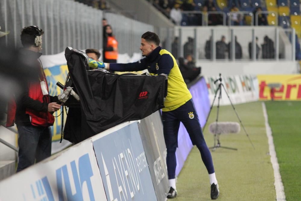 Jorge Jesus'tan Altay Bayındır kararı 6