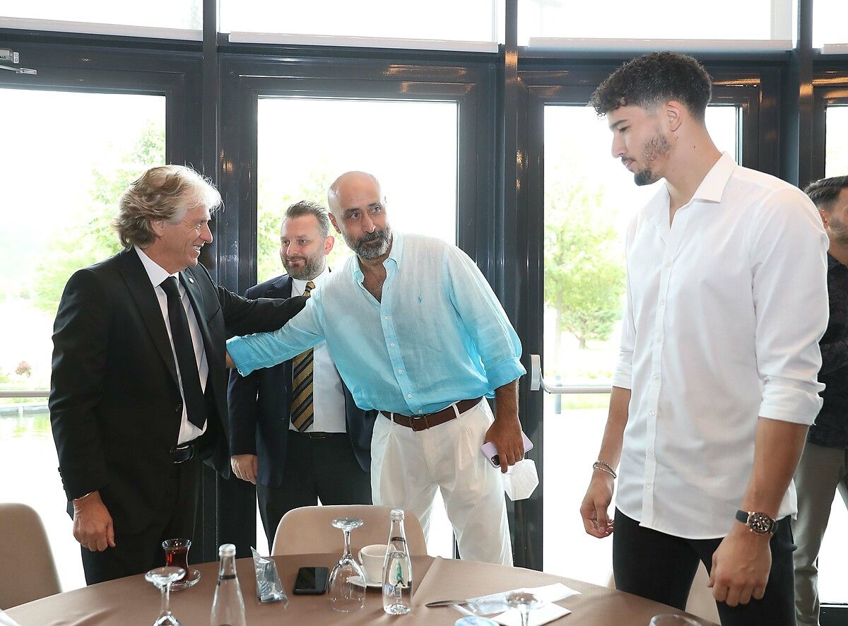 Jorge Jesus'tan Altay Bayındır kararı 4
