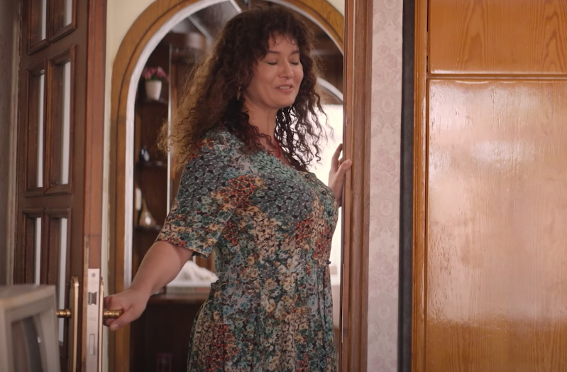 Nurgül Yeşilçay 'Mahalleden Arkadaşlar' filmindeki rolü için bambaşka birine dönüştü 10