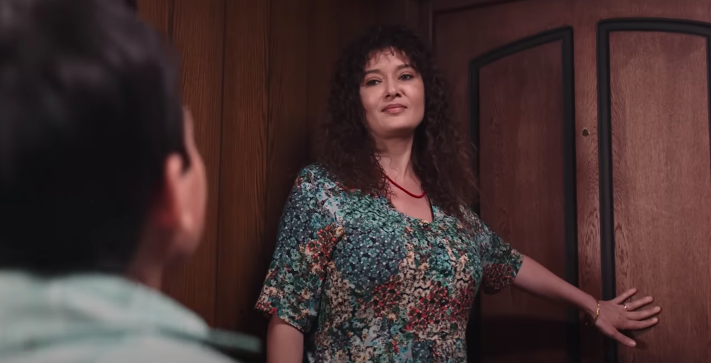 Nurgül Yeşilçay 'Mahalleden Arkadaşlar' filmindeki rolü için bambaşka birine dönüştü 13