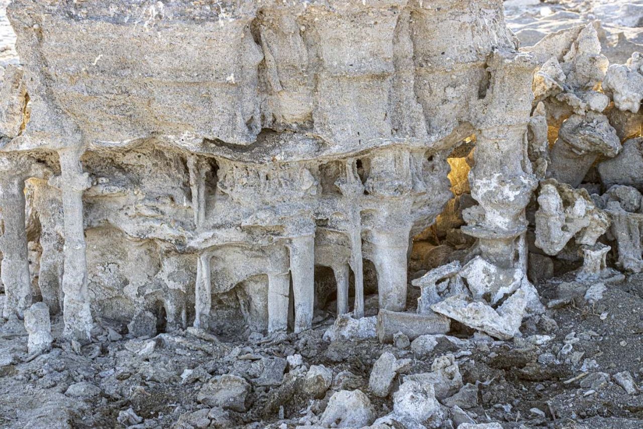 Van Gölü’nün ortasında binlerce yılda oluşan su altı peri bacalarına yoğun ilgi 5