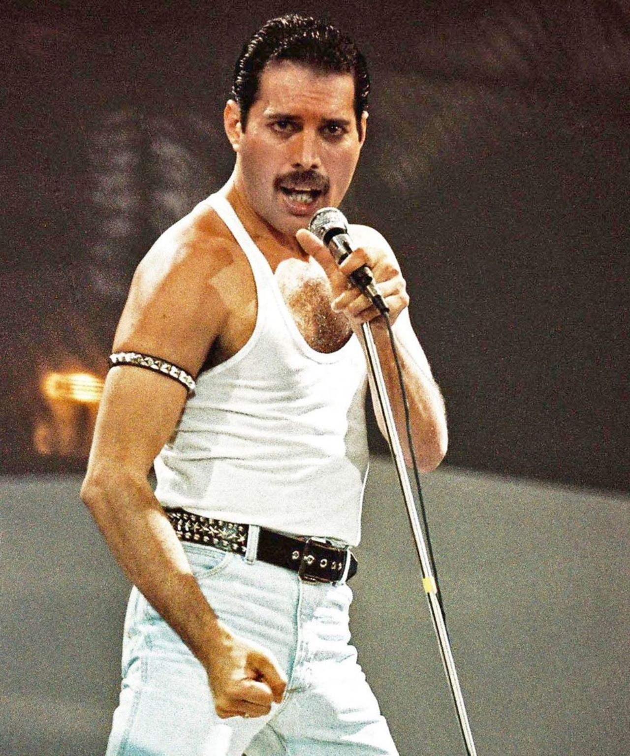 Ünlü şarkıcı Freddie Mercury’ın 1974 model otomobili açık arttırma ile satışa çıkarıldı! Geliri Ukrayna’ya bağışlanacak 1