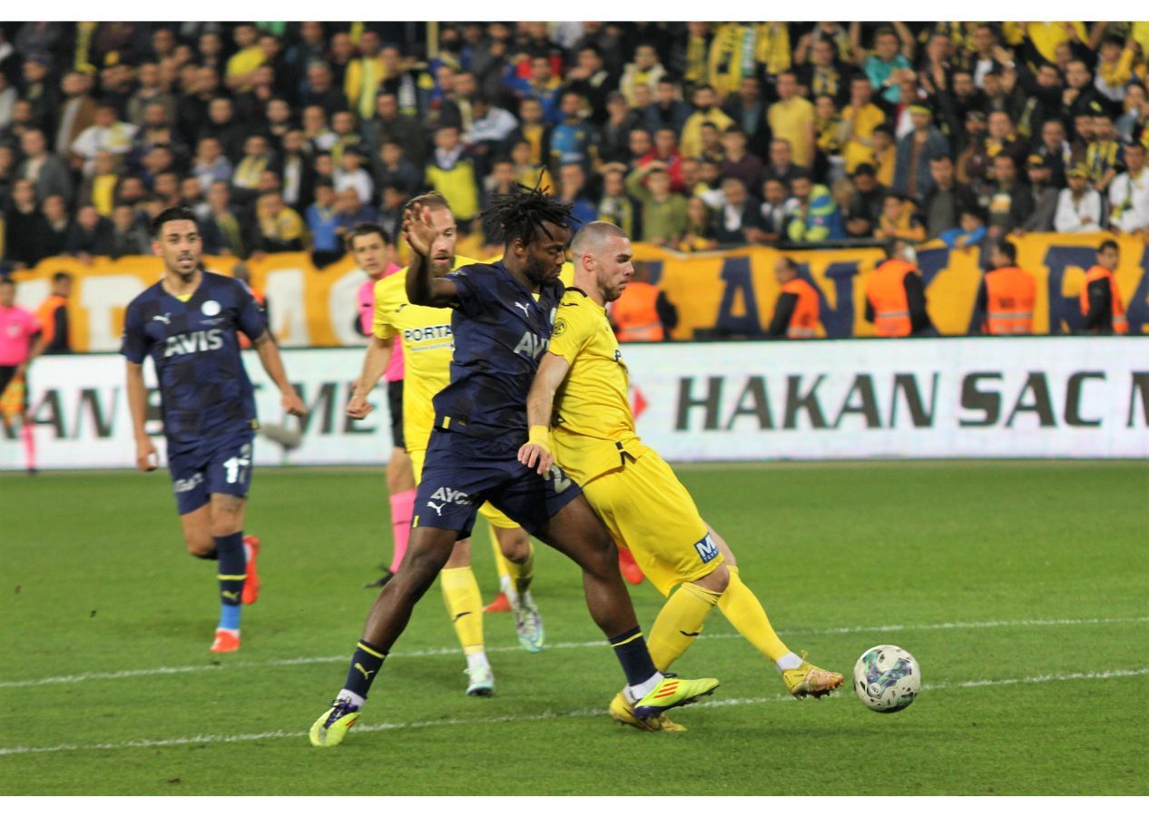 Ankaragücü - Fenerbahçe maçı geniş özeti, golleri ve maçtan unutulmaz kareler... 6