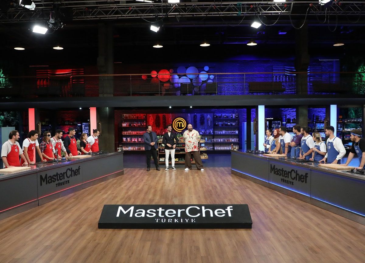 Somer Şef Bu Kez Babaanne Perdesi Giydi! MasterChef Jürisi Somer Sivrioğlu Yeni Kombiniyle Yine Şaşırttı! 5