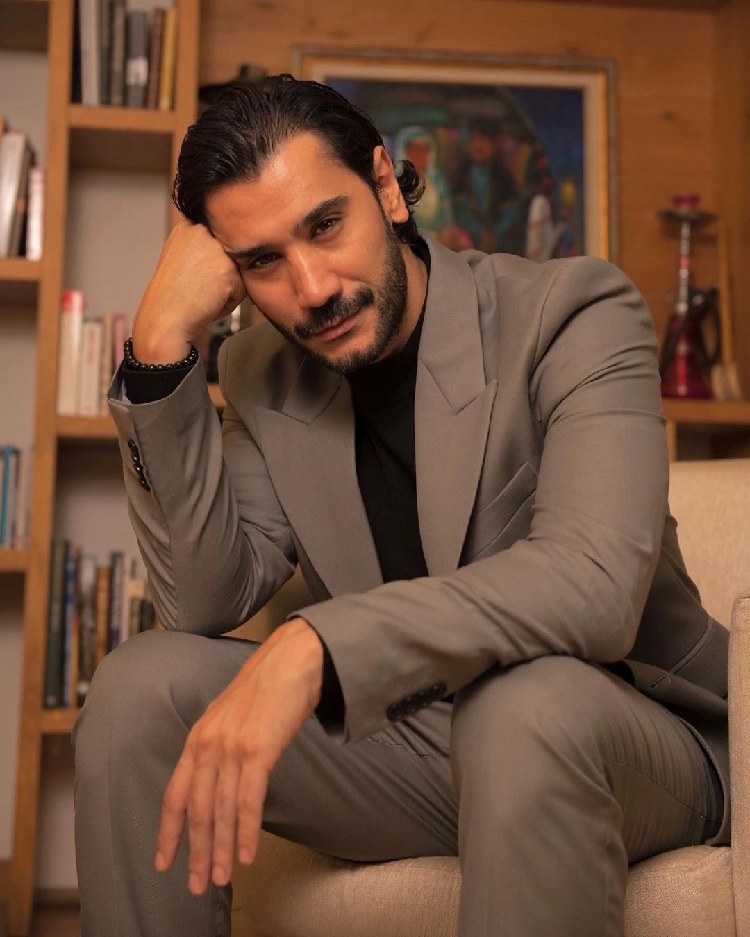 Uğur Güneş Asker Dizisiyle Dönüyor! Partneri Gönül Dağı'nda Bulundu 13