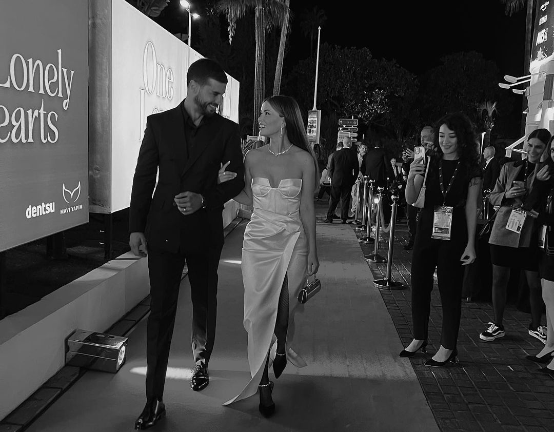Türk oyuncular Cannes kırmızı halısında... Pelin Akil siyah şıklığıyla büyüledi 6