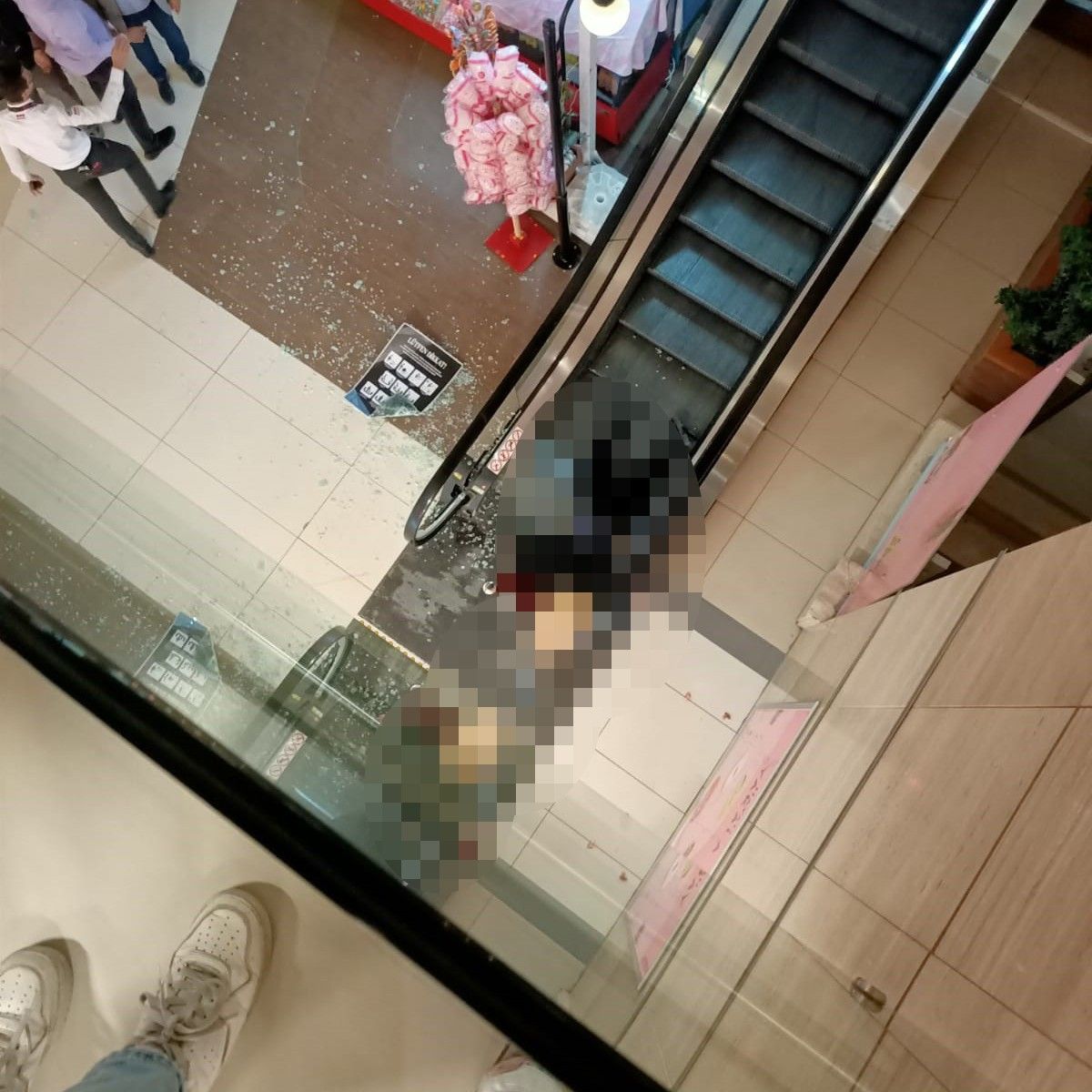 Denizli'deki AVM'de feci ölüm! Üçüncü kattan aşağıya düşen kadın hayatını kaybetti... 2