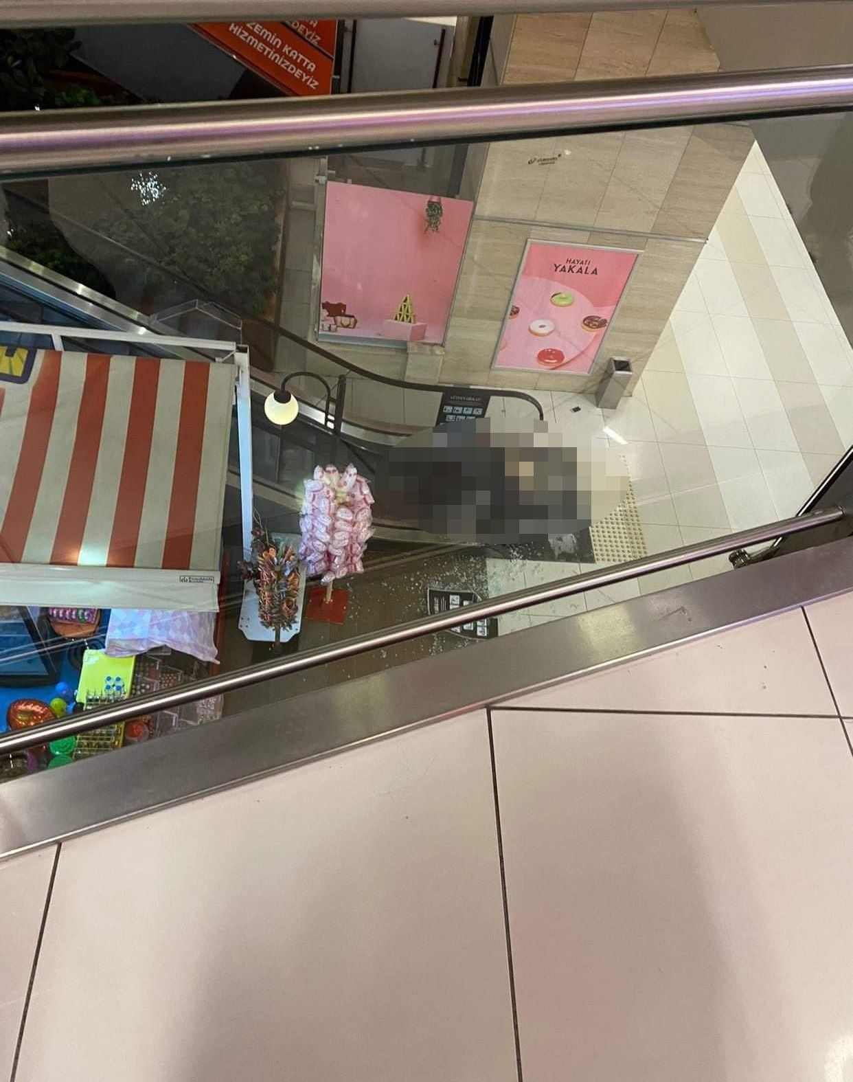 Denizli'deki AVM'de feci ölüm! Üçüncü kattan aşağıya düşen kadın hayatını kaybetti... 3