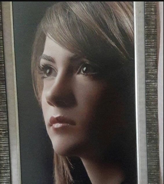 Burcu Özberk Estetiksiz De Şaşırttı! Oyuncu Burcu Özberk'in Eski Halin Görenler Yorum Yağdırdı 14