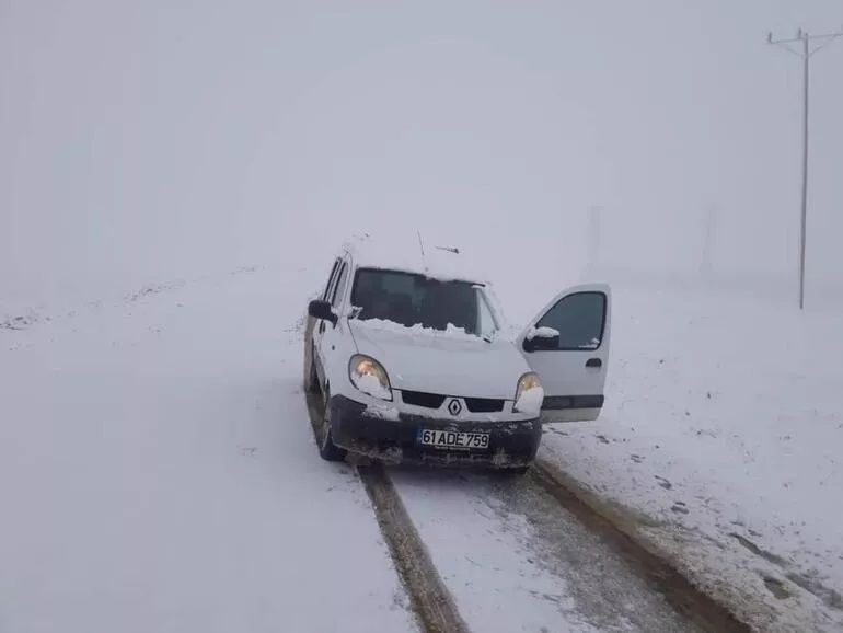 Kış kapıyı erken çaldı, 8 kent karlar altında kalırken sürücüler zor anlar yaşadı! 6
