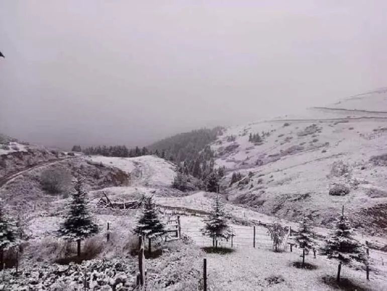 Kış kapıyı erken çaldı, 8 kent karlar altında kalırken sürücüler zor anlar yaşadı! 3