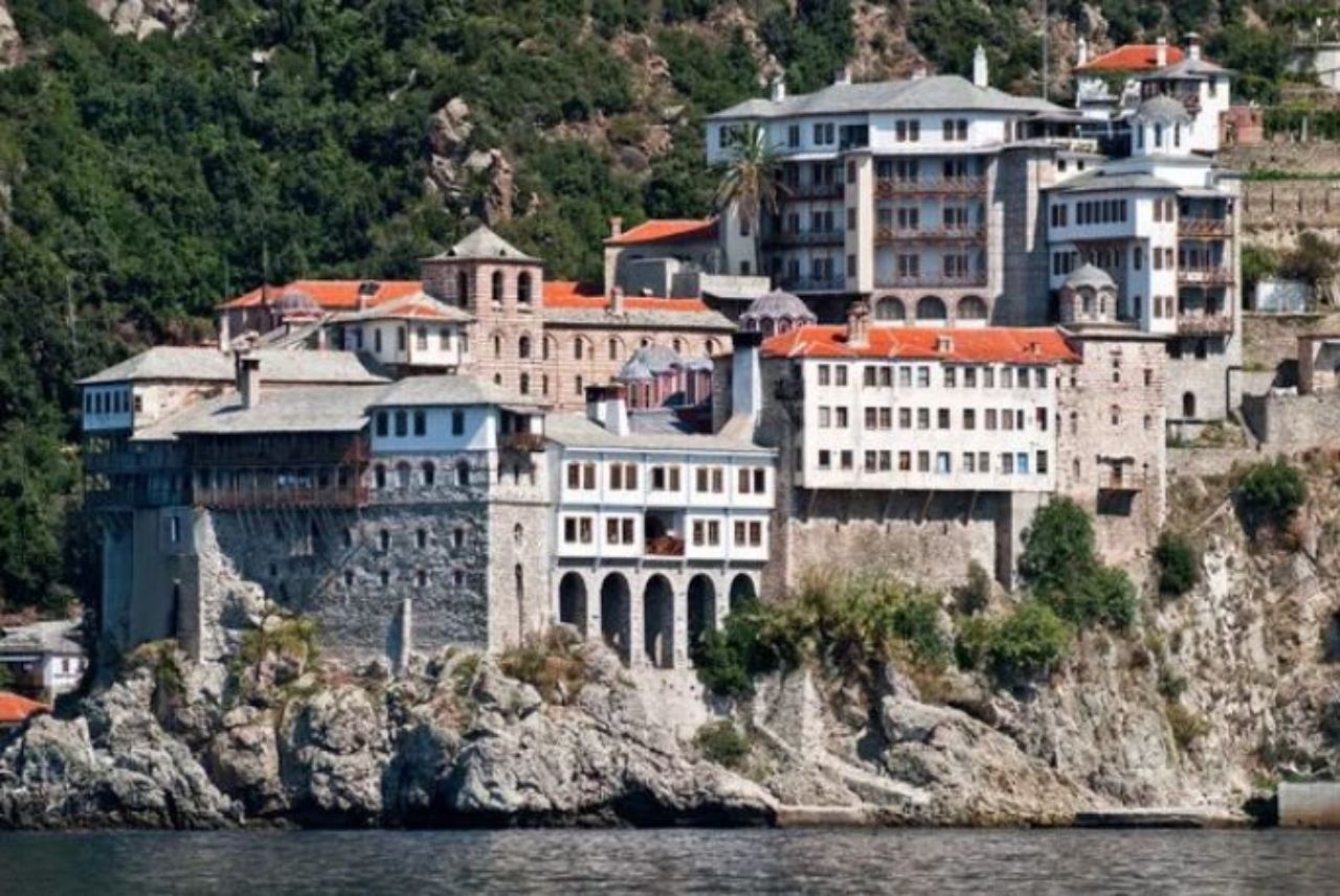 Kadınların girmesi yasak! 1045 yıldır tek bir kadın ayak basmadı 5