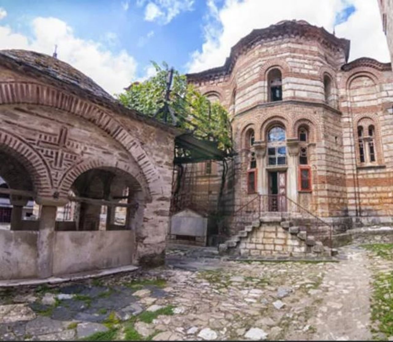 Kadınların girmesi yasak! 1045 yıldır tek bir kadın ayak basmadı 9