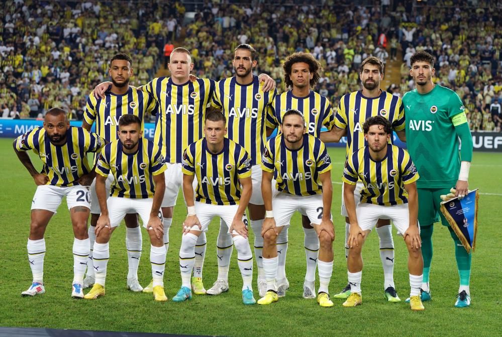 Dünya devi Fenerbahçeli futbolcunun peşinde 8