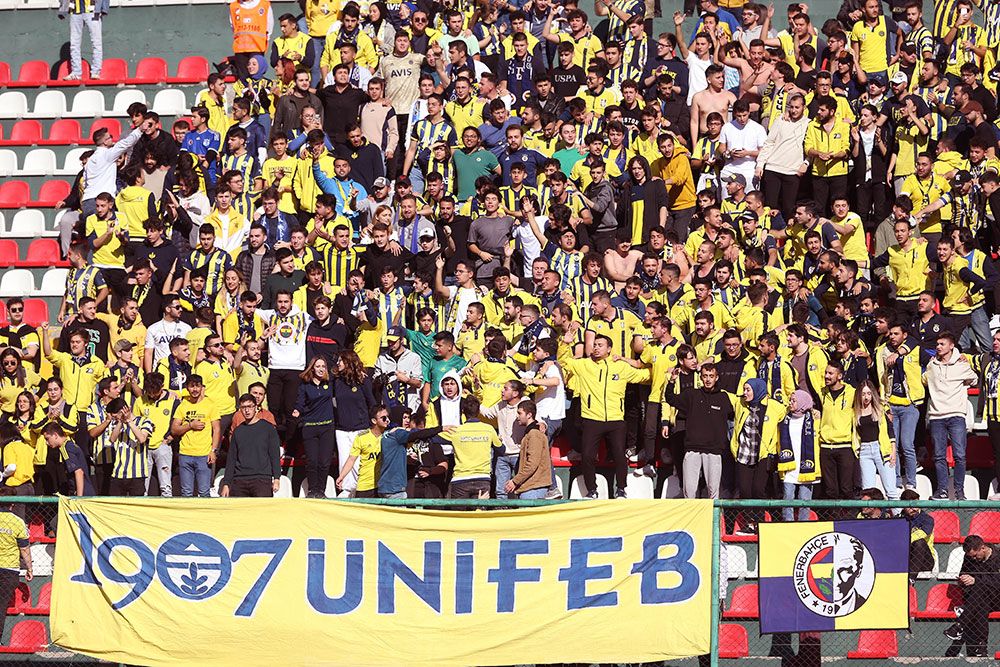 Galatasaray derbide Fenerbahçe'yi yendi 1