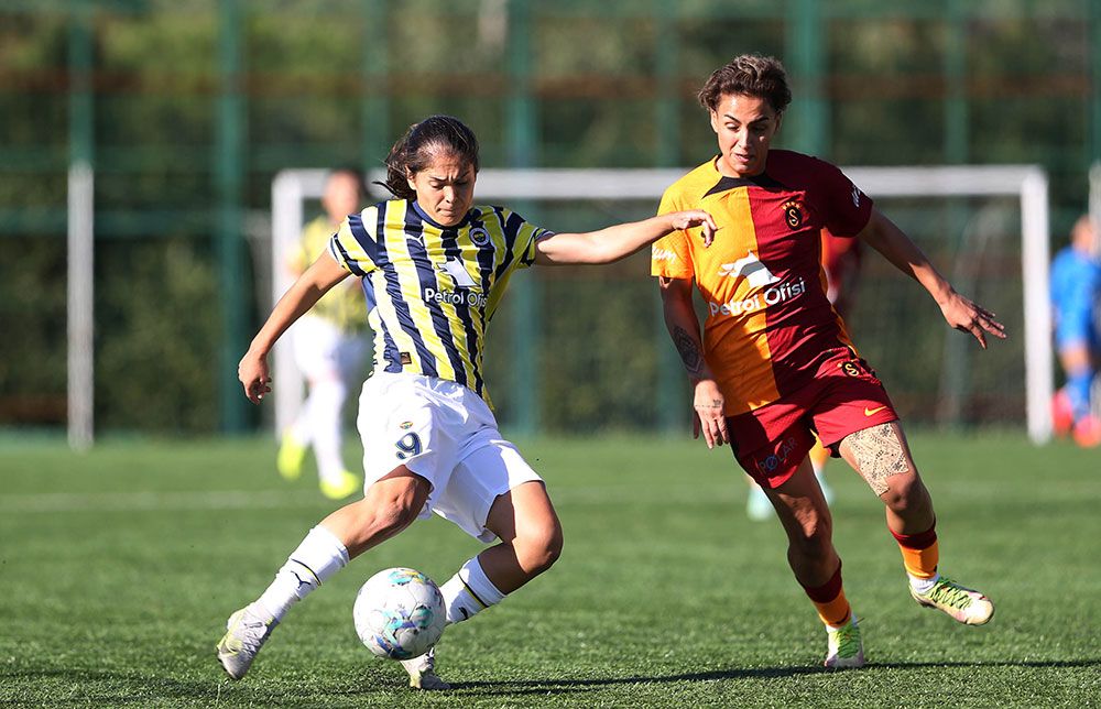 Galatasaray derbide Fenerbahçe'yi yendi 2