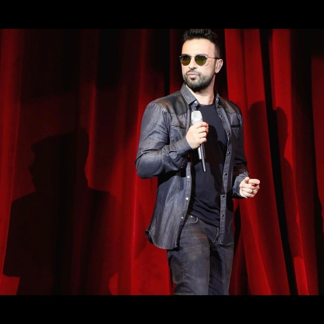 Tarkan'ın Son Halini Kobra Murat'a Benzettiler! Megastar Hiç Böyle Görülmedi 4