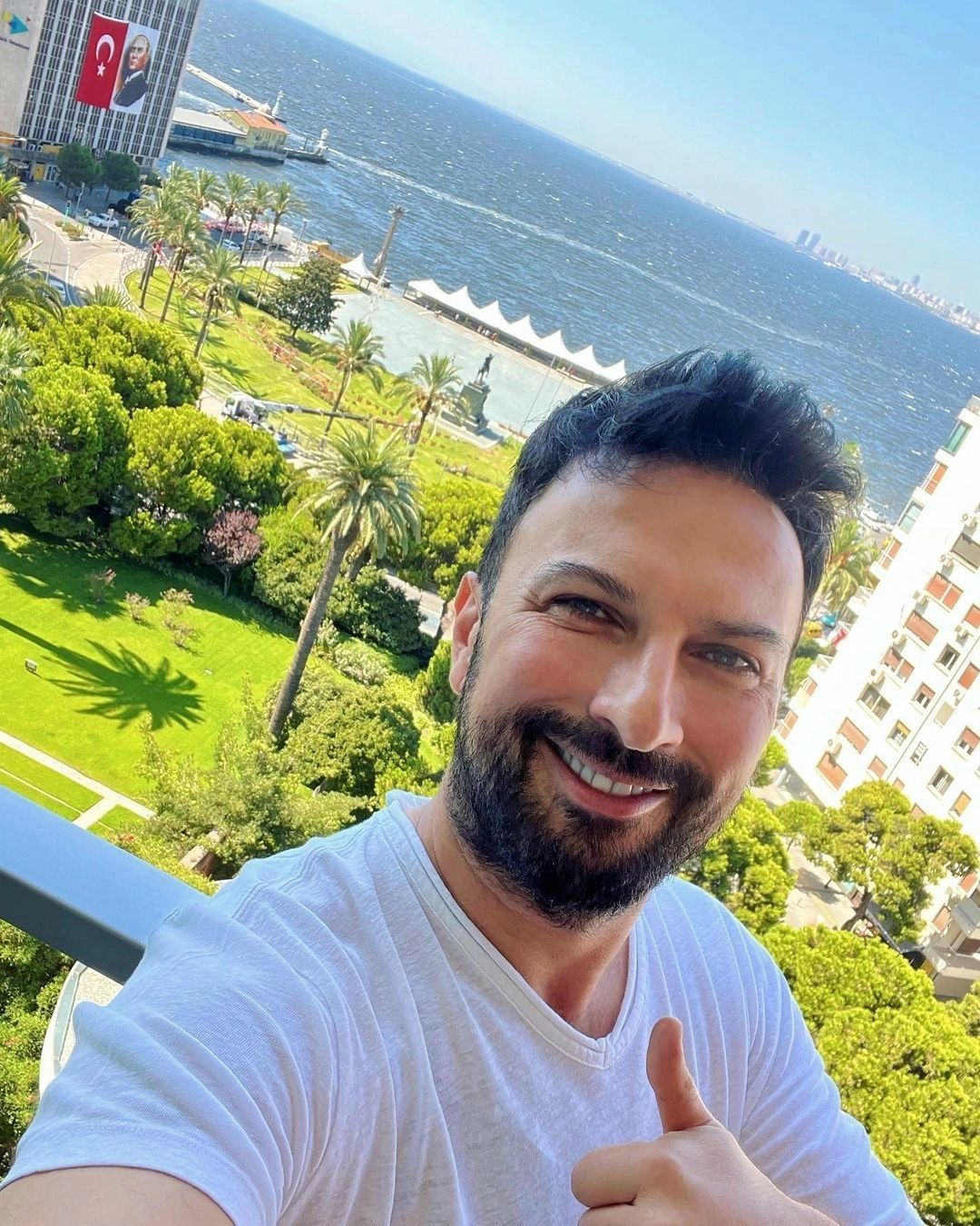 Tarkan'ın Son Halini Kobra Murat'a Benzettiler! Megastar Hiç Böyle Görülmedi 6