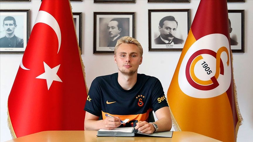 Galatasaraylı yıldız ayrılığın eşiğinde 1