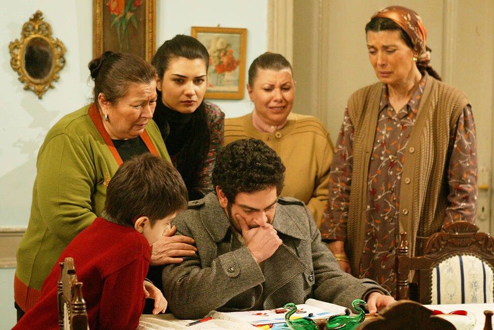 Listede Aşk-ı Memnu'nun olmaması şaşırttı! IMDb gelmiş geçmiş "En İyi 25 Türk dizisi"ni açıkladı 9