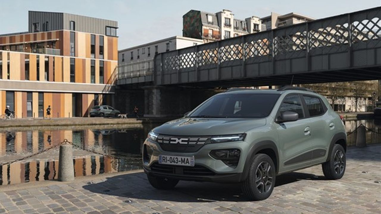 Dacia yeni logosunu Paris Otomobil Fuarı’nda görücüye çıkardı 4