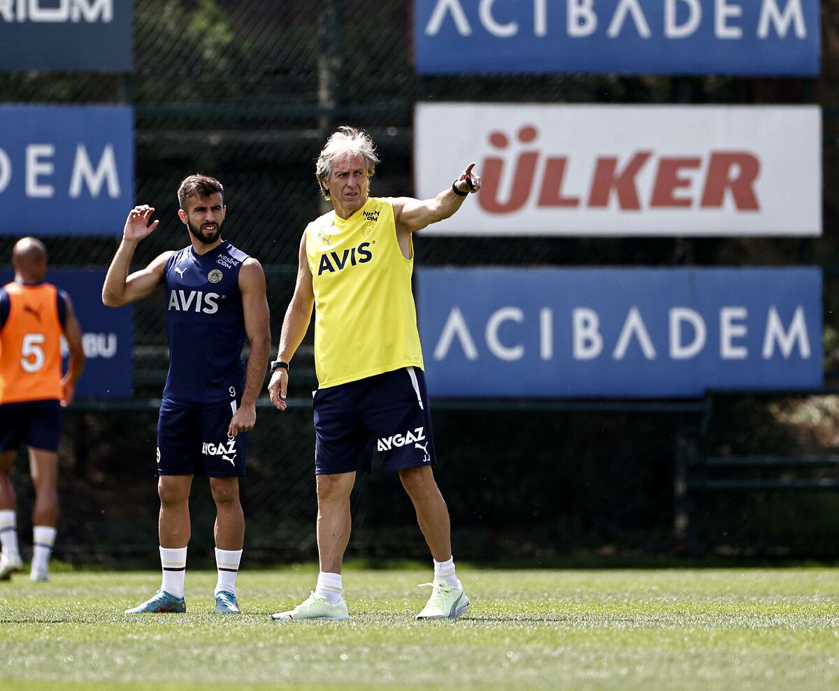 Fenerbahçe'de Rossi için flaş karar 1
