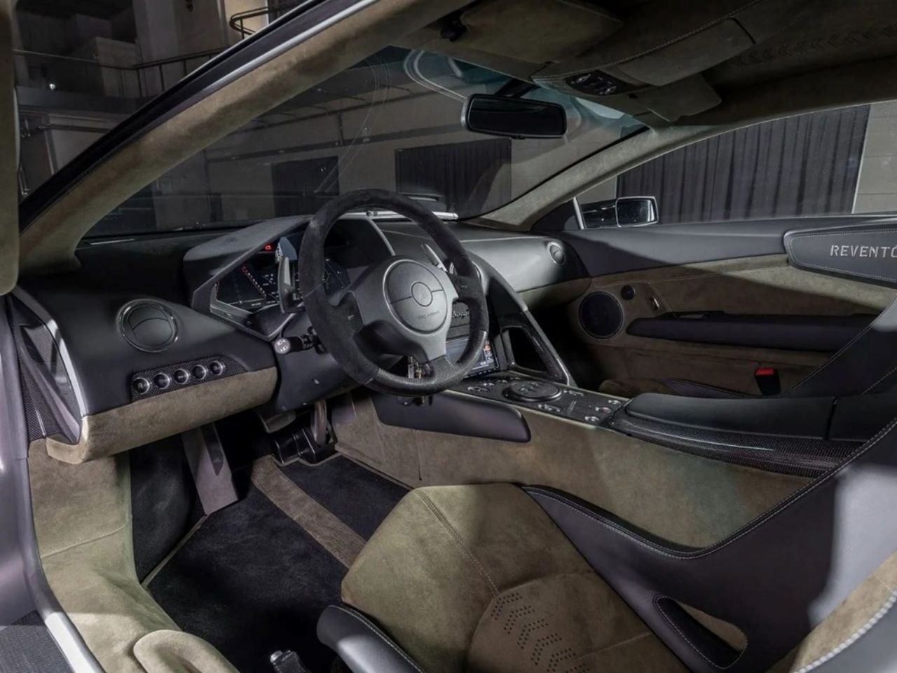 Lamborghini’nin özel seri otomobili açık artırma ile satışa çıkarılıyor 3