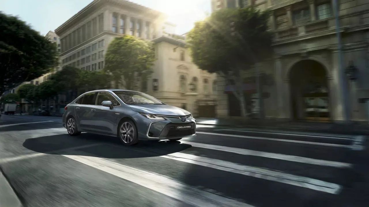 Toyota Corolla Fiyatlarında İndirimler Çılgın Atıyor! Fiyat Listesini Görenler İnanamadı 6