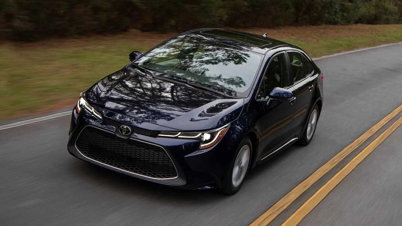 Toyota Corolla Fiyatlarında İndirimler Çılgın Atıyor! Fiyat Listesini Görenler İnanamadı 13