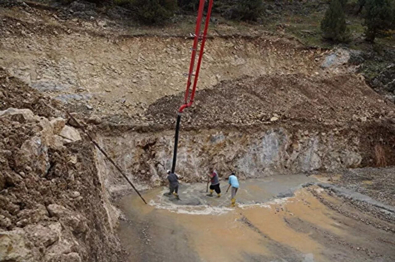 Dağların arasına gizlenmiş cennettin kaynağı bulunamıyor 1
