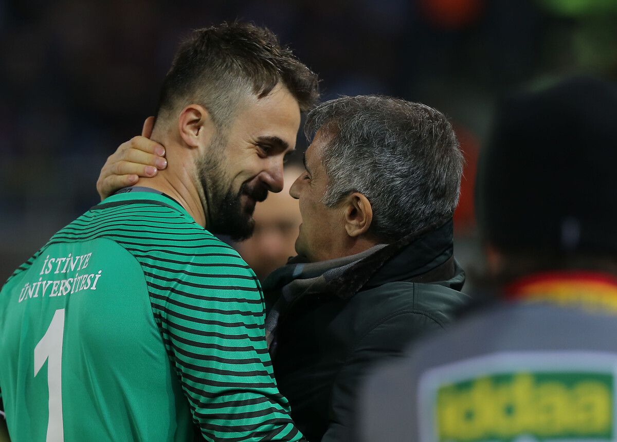 Trabzonspor'un eski kaptanından Şenol Güneş'e gönderme 1