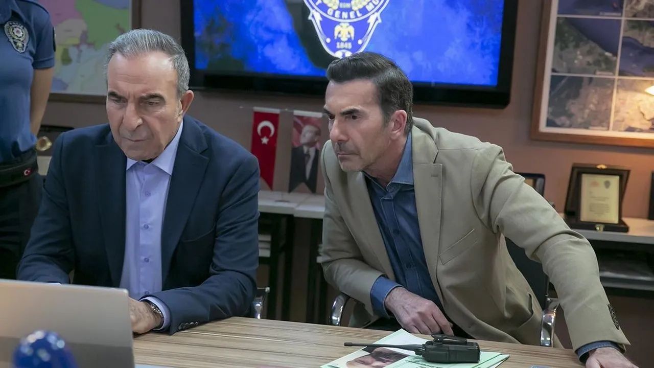 Arka Sokaklar Dizisi Yeni Bölümde Efsane Geri Dönüyor! 6