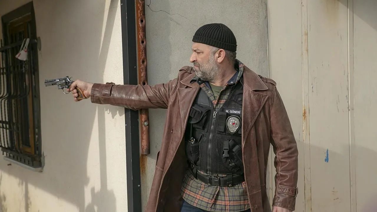 Arka Sokaklar Dizisi Yeni Bölümde Efsane Geri Dönüyor! 11