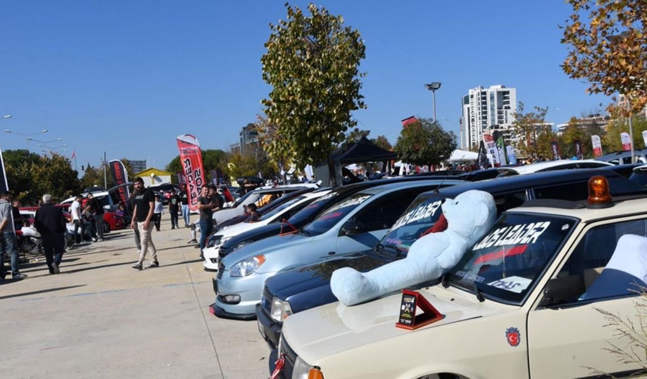 Modifiye araç tutkunları Tekirdağ'ın Çorlu ilçesindeki etkinlikte buluştu 1