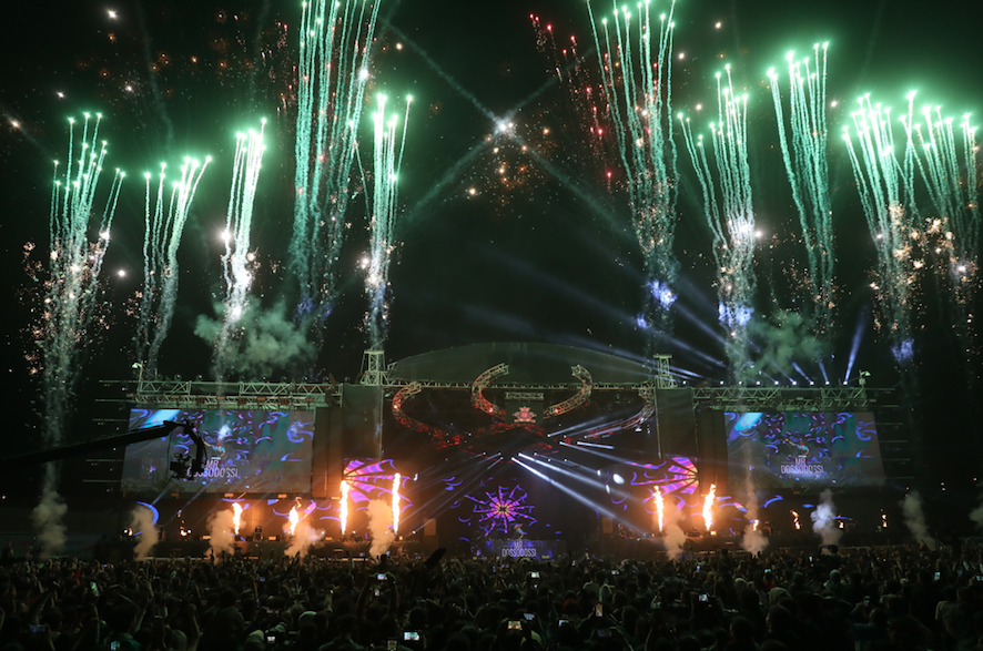 Şırnak Cizre'de on binlerce kişi konser ve DJ performansıyla eğlendi 16