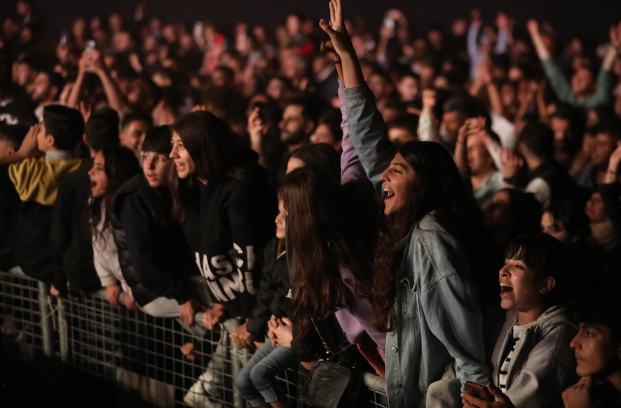 Şırnak Cizre'de on binlerce kişi konser ve DJ performansıyla eğlendi 2