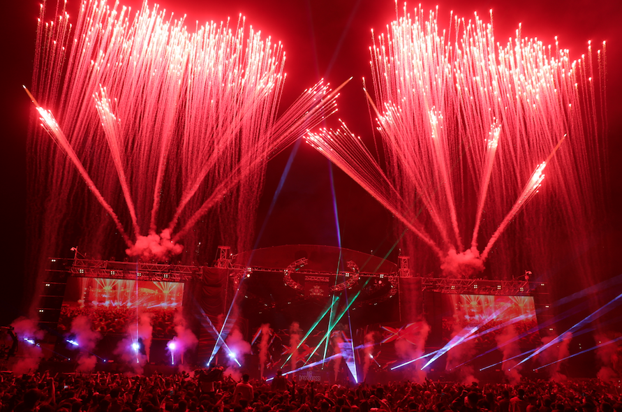 Şırnak Cizre'de on binlerce kişi konser ve DJ performansıyla eğlendi 7