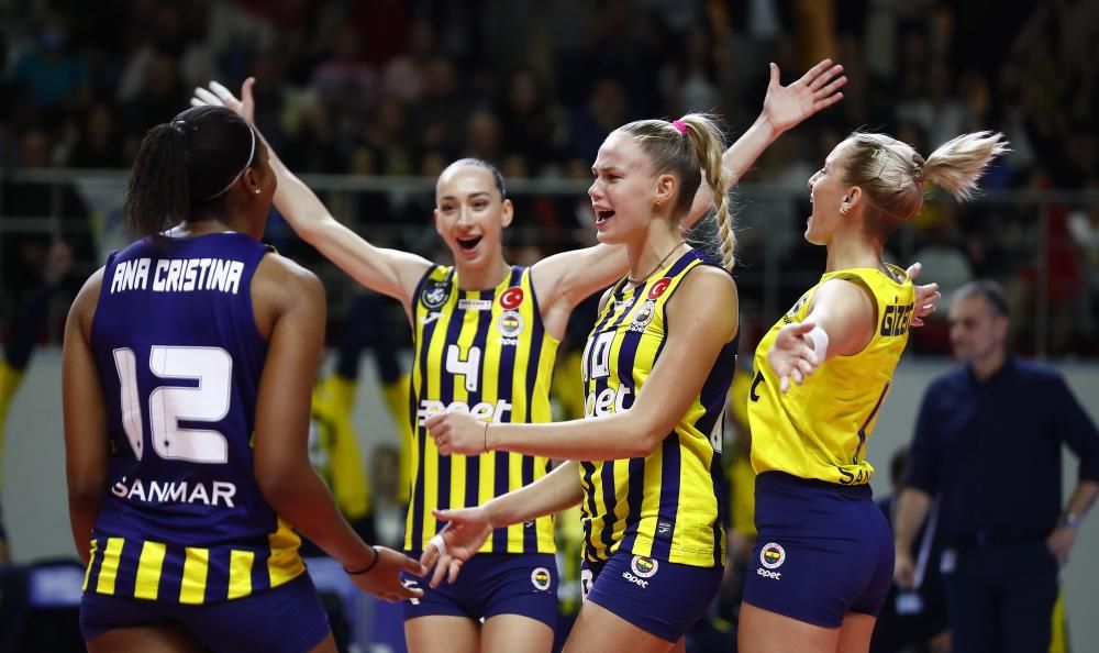 Fenerbahçe'nin sarı meleği fırtına gibi esti! 1