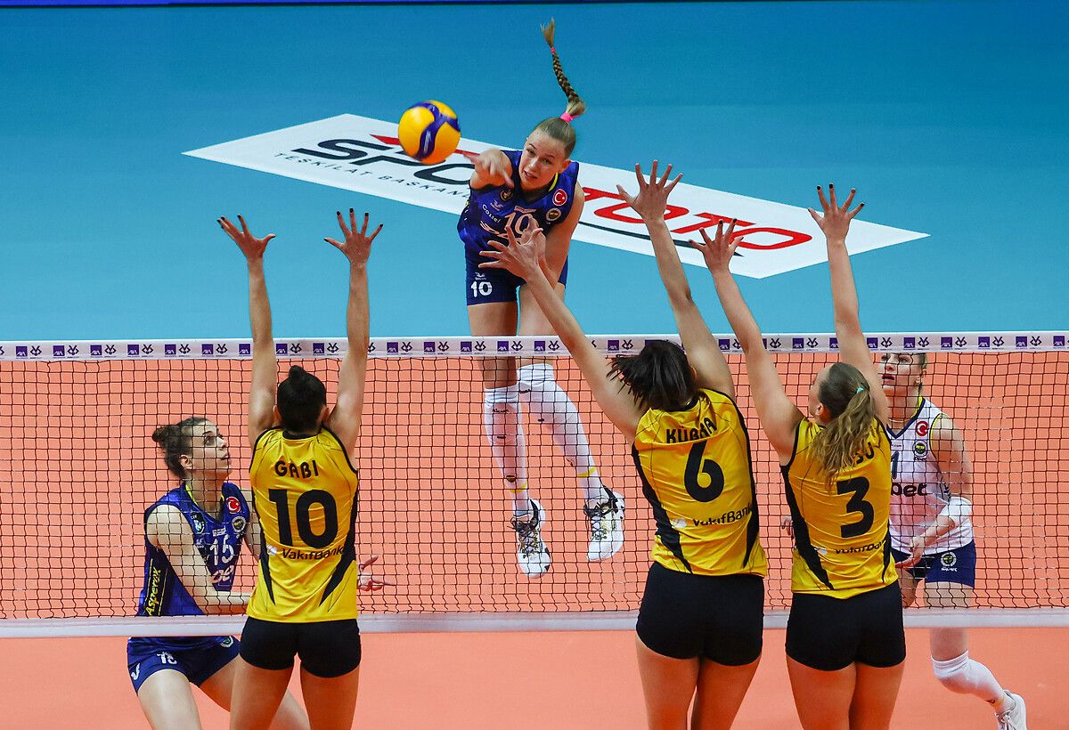 Fenerbahçe'nin sarı meleği fırtına gibi esti! 10