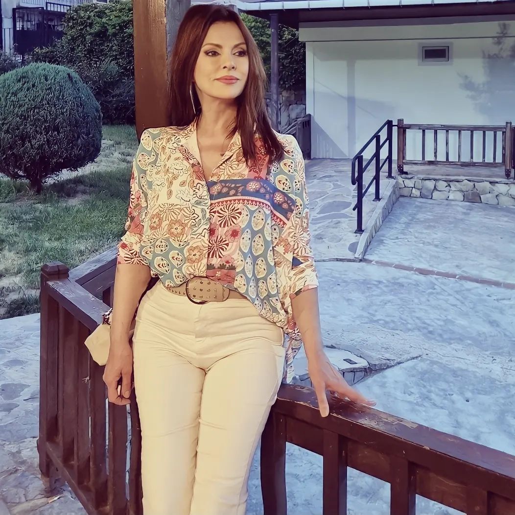 Kim der 59 yaşında diye! Çalıkuşu’nun Feride’si Aydan Şener güzelliğiyle yıllara meydan okuyor... İşte son hali 27