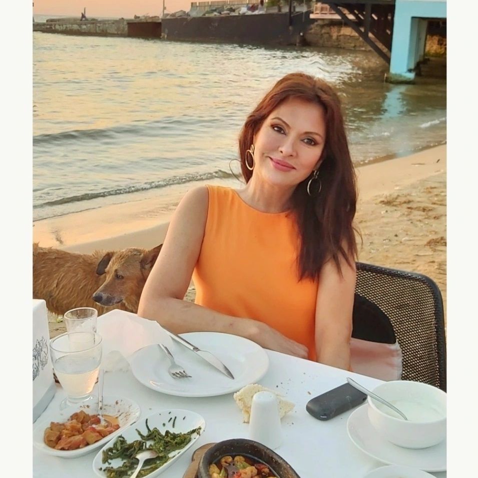 Kim der 59 yaşında diye! Çalıkuşu’nun Feride’si Aydan Şener güzelliğiyle yıllara meydan okuyor... İşte son hali 15