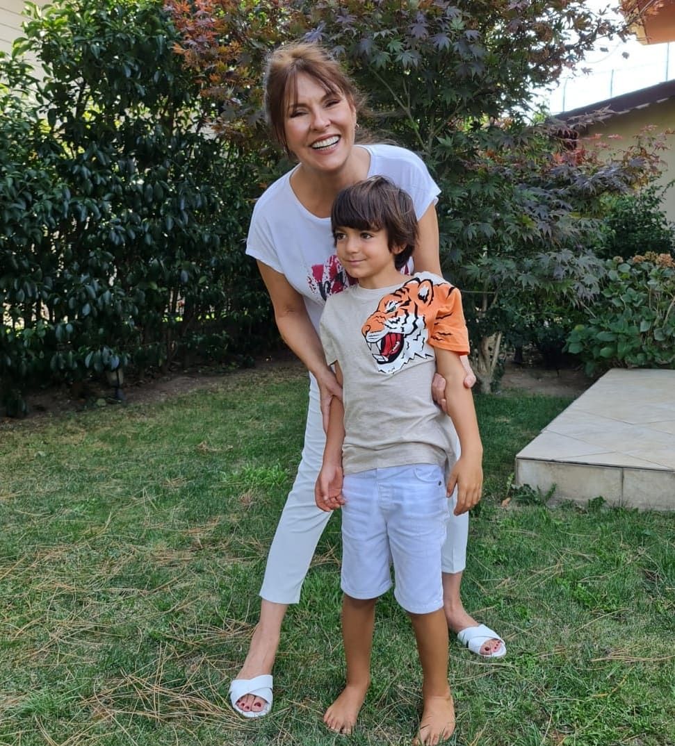 Kim der 59 yaşında diye! Çalıkuşu’nun Feride’si Aydan Şener güzelliğiyle yıllara meydan okuyor... İşte son hali 17